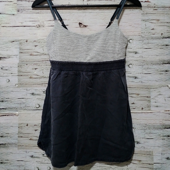 🍂Lululemon Bliss Tank Coal Gray Striped SZ6
